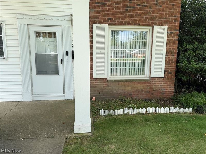 294 E 235th Street, Euclid, OH 44123 Photo 2