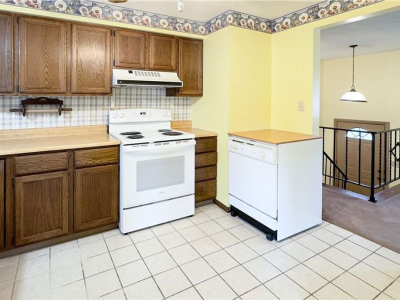 184 Belvedere Drive, Bloomingdale, OH 43910 Photo 12