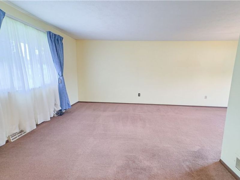 184 Belvedere Drive, Bloomingdale, OH 43910 Photo 3