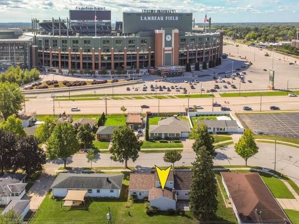 1266 SHADOW LANE, Green Bay, WI 54304