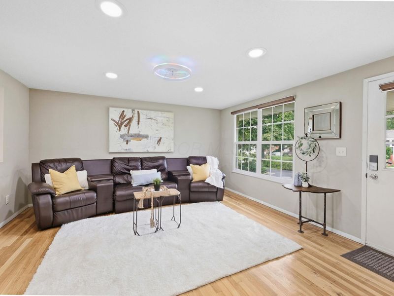 1088 Torrey Hill Drive, Columbus, OH 43228 Photo 7