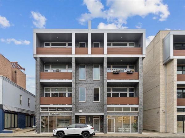 2837 N Halsted Street, Unit 2N, Chicago, IL 60657