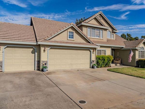 312 Manor Dr, Ione, CA 95640