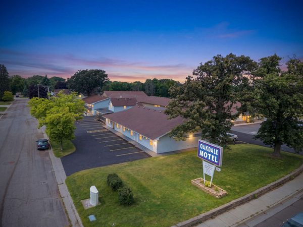 1418 S Oak Avenue , Owatonna, MN 55060