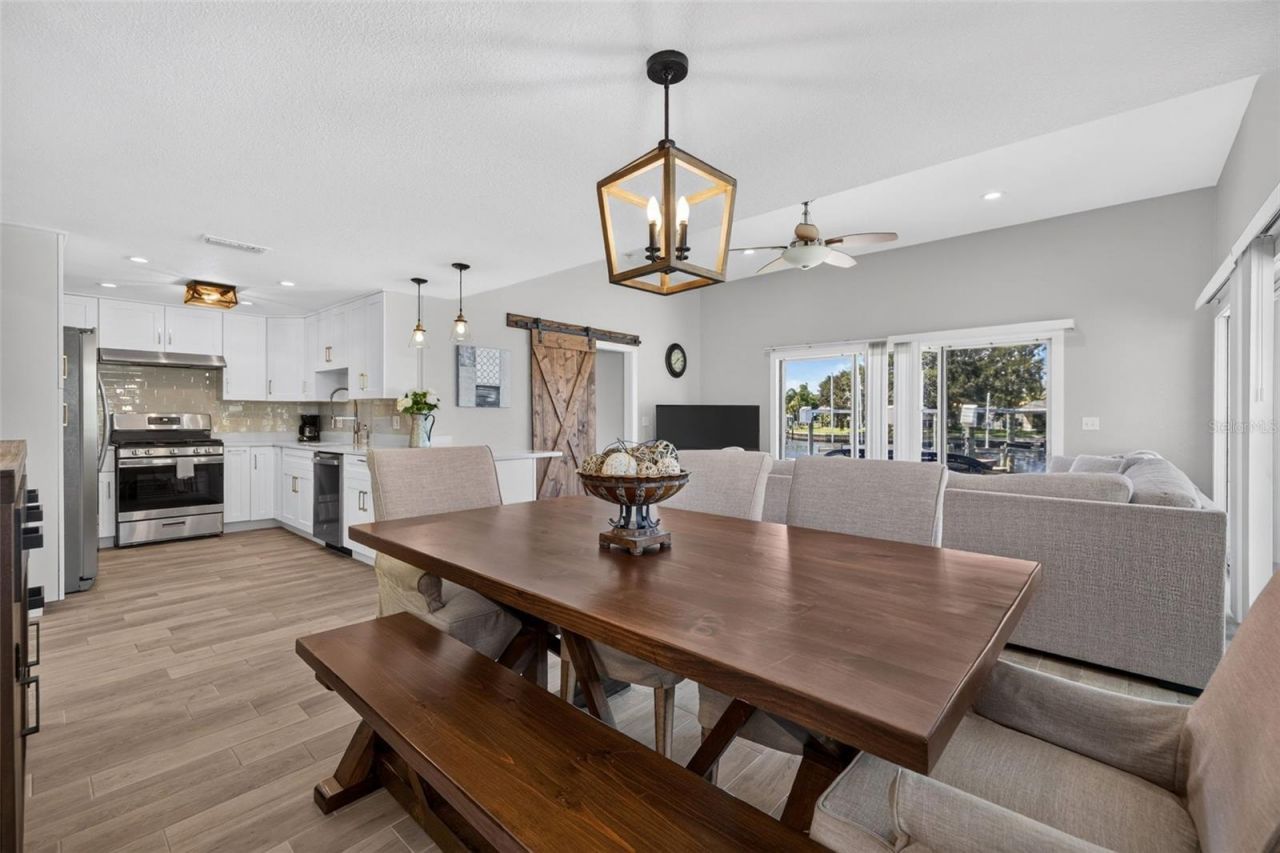 209 Tallahassee Drive Ne, Saint Petersburg, FL 33702 Photo