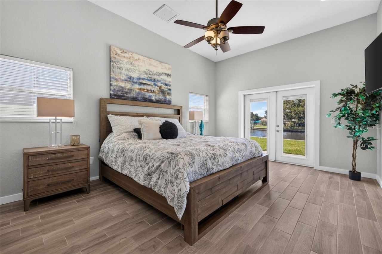 209 Tallahassee Drive Ne, Saint Petersburg, FL 33702 Photo