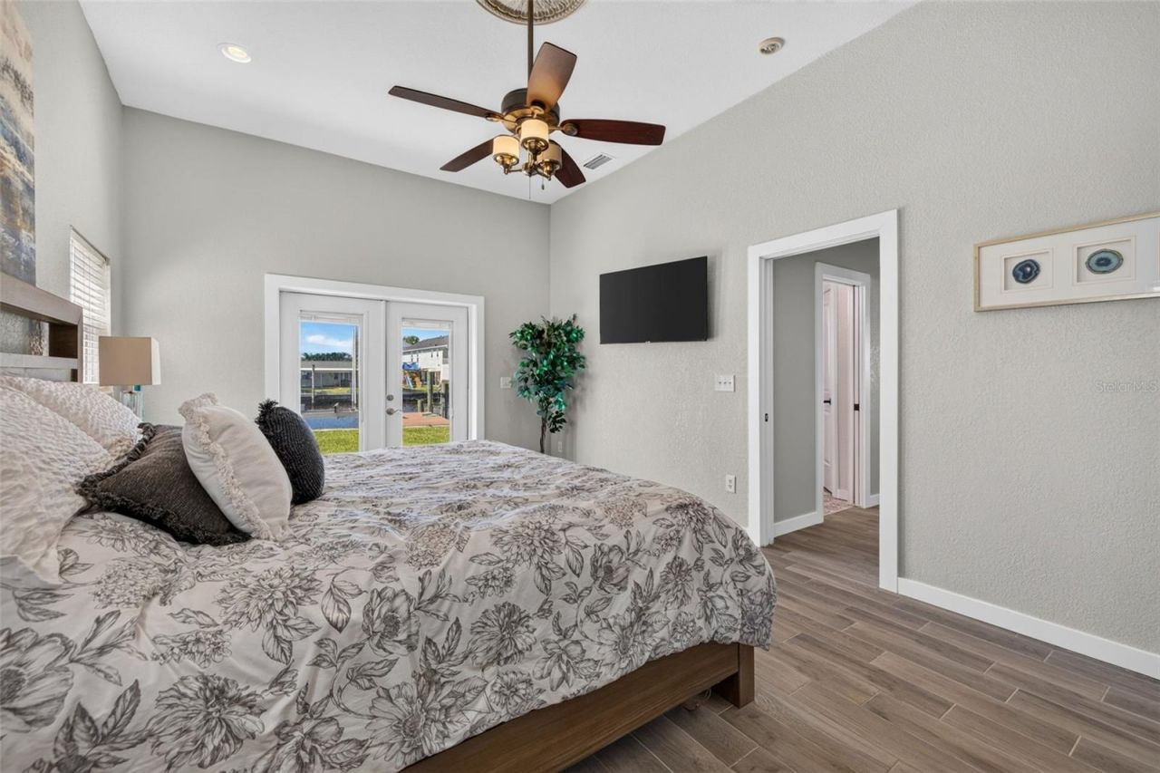 209 Tallahassee Drive Ne, Saint Petersburg, FL 33702 Photo