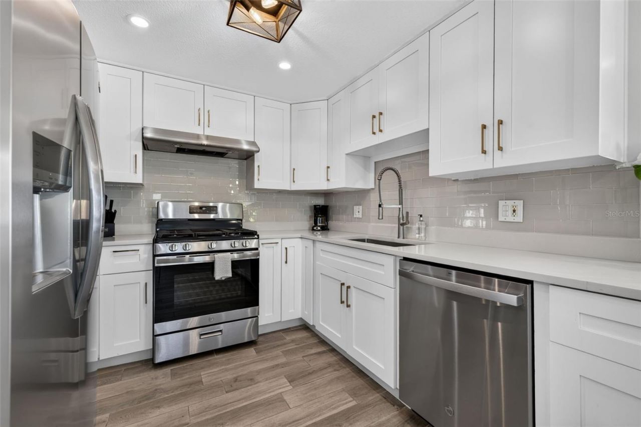 209 Tallahassee Drive Ne, Saint Petersburg, FL 33702 Photo