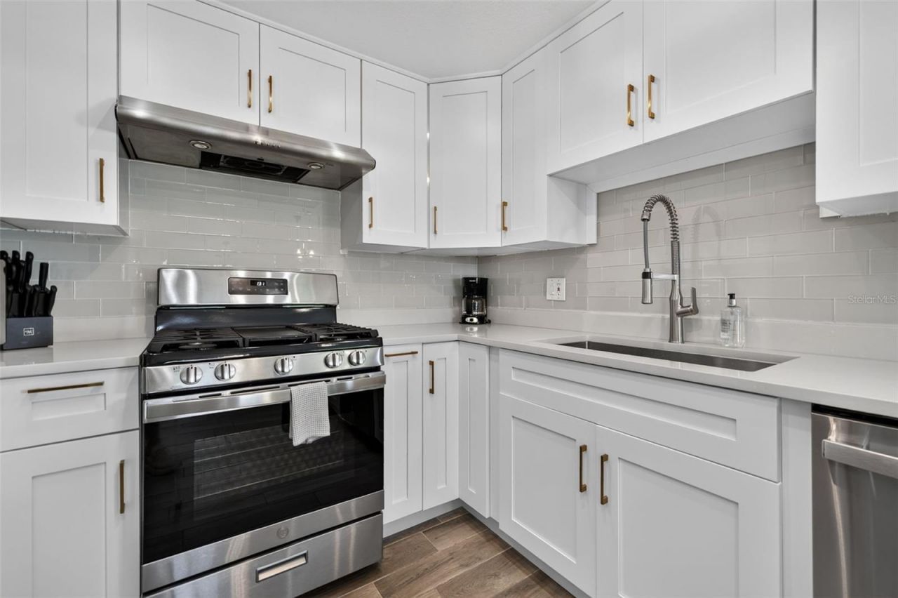 209 Tallahassee Drive Ne, Saint Petersburg, FL 33702 Photo