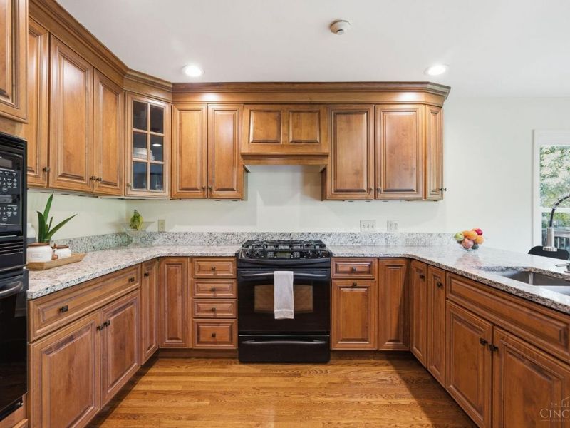 6865 Fox Hill Lane, Madeira, OH 45236 Photo 14