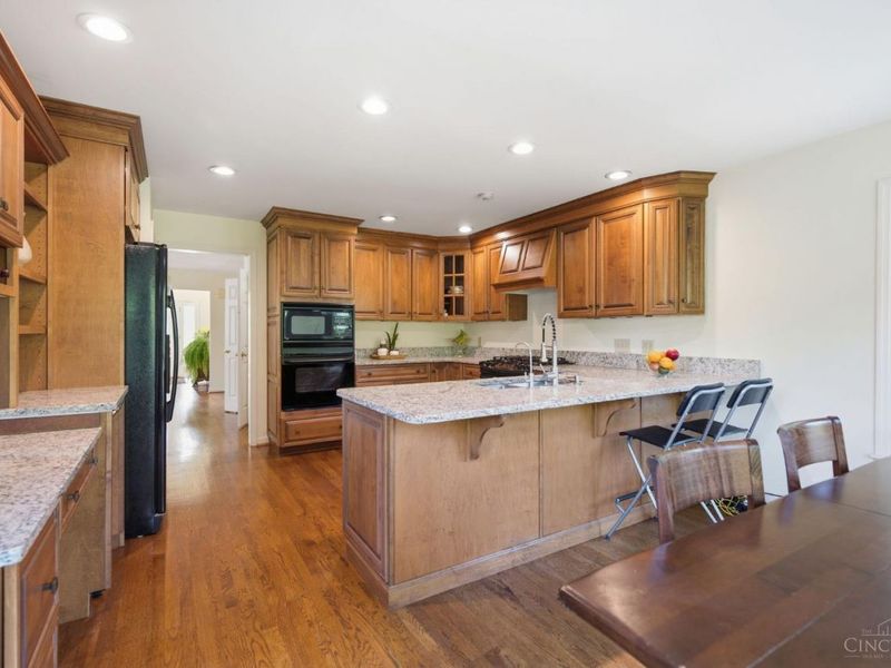 6865 Fox Hill Lane, Madeira, OH 45236 Photo 18