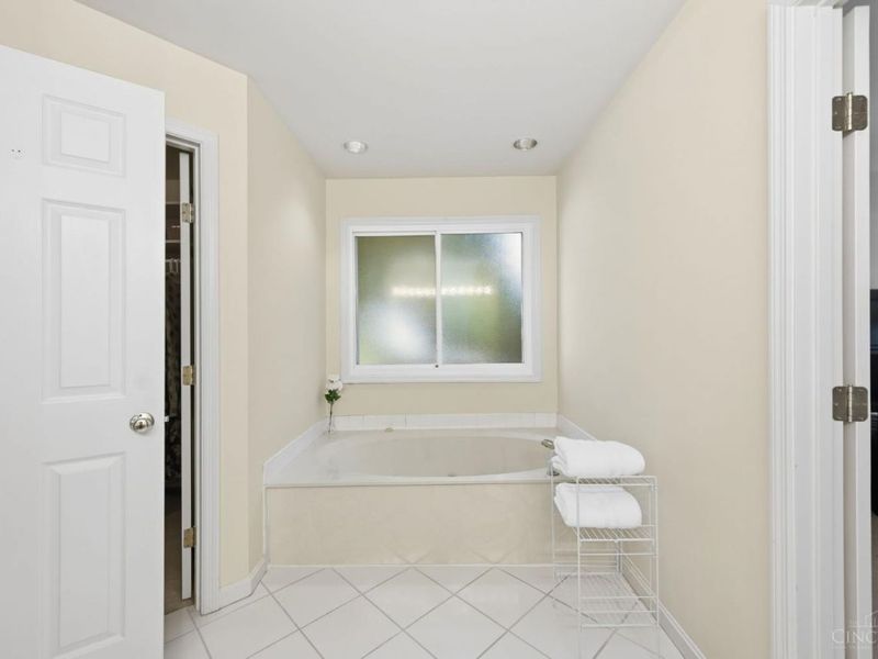 6865 Fox Hill Lane, Madeira, OH 45236 Photo 25