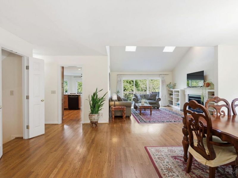 6865 Fox Hill Lane, Madeira, OH 45236 Photo 9