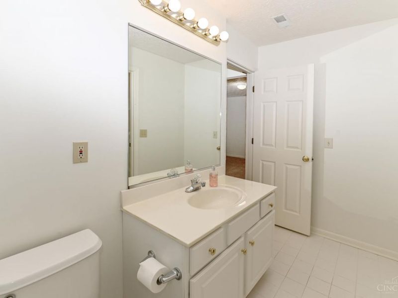 6528 Silverfox Drive, Cincinnati, OH 45230 Photo 46
