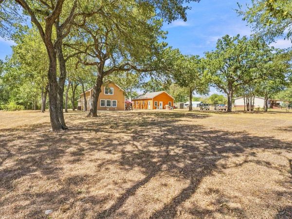 172 Heritage Oaks DR, Cedar Creek, TX 78612