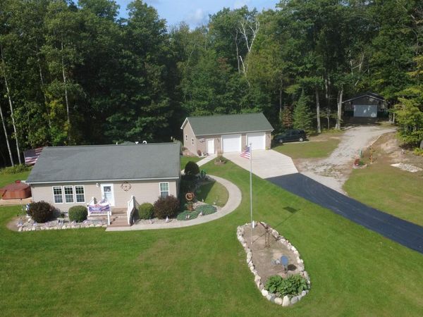 797 Kenyon Road, Lupton, MI 48635
