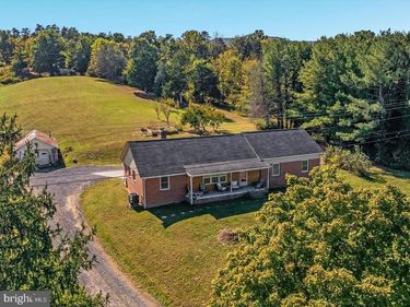 4245 STRASBURG ROAD, STRASBURG, VA 22657