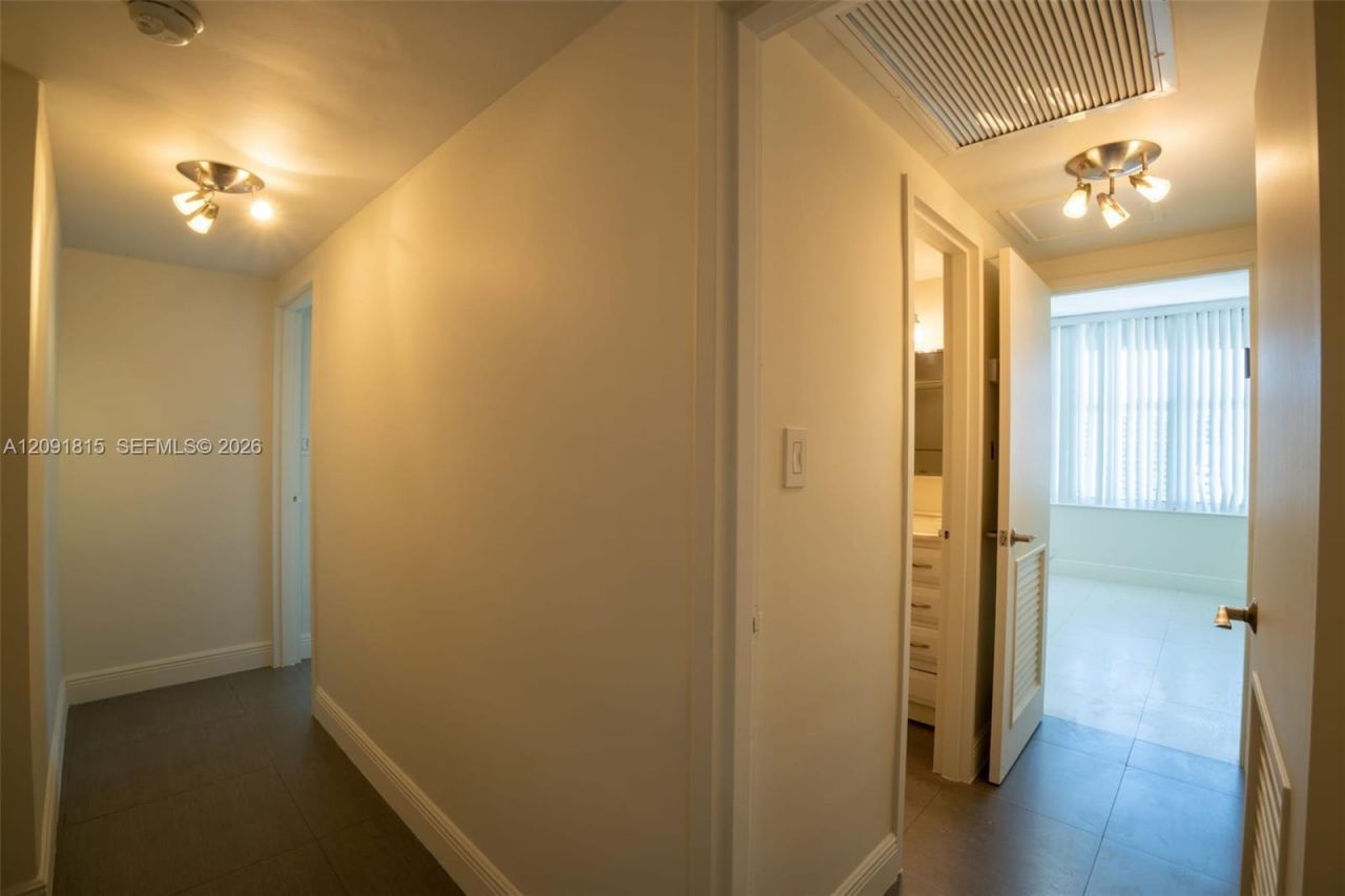 4747 Collins Ave , Unit 1510, Miami Beach, FL 33140 Photo