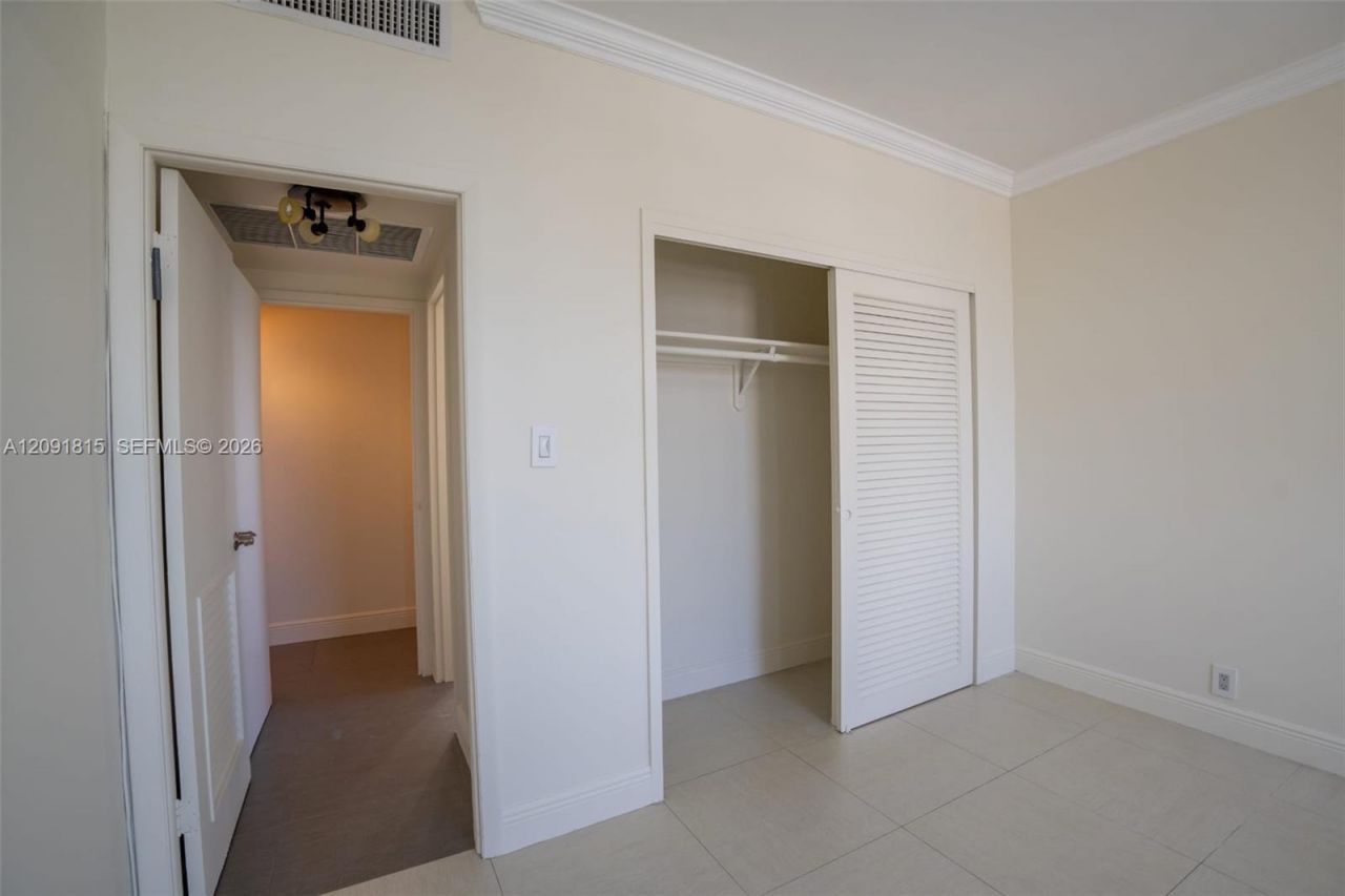 4747 Collins Ave , Unit 1510, Miami Beach, FL 33140 Photo