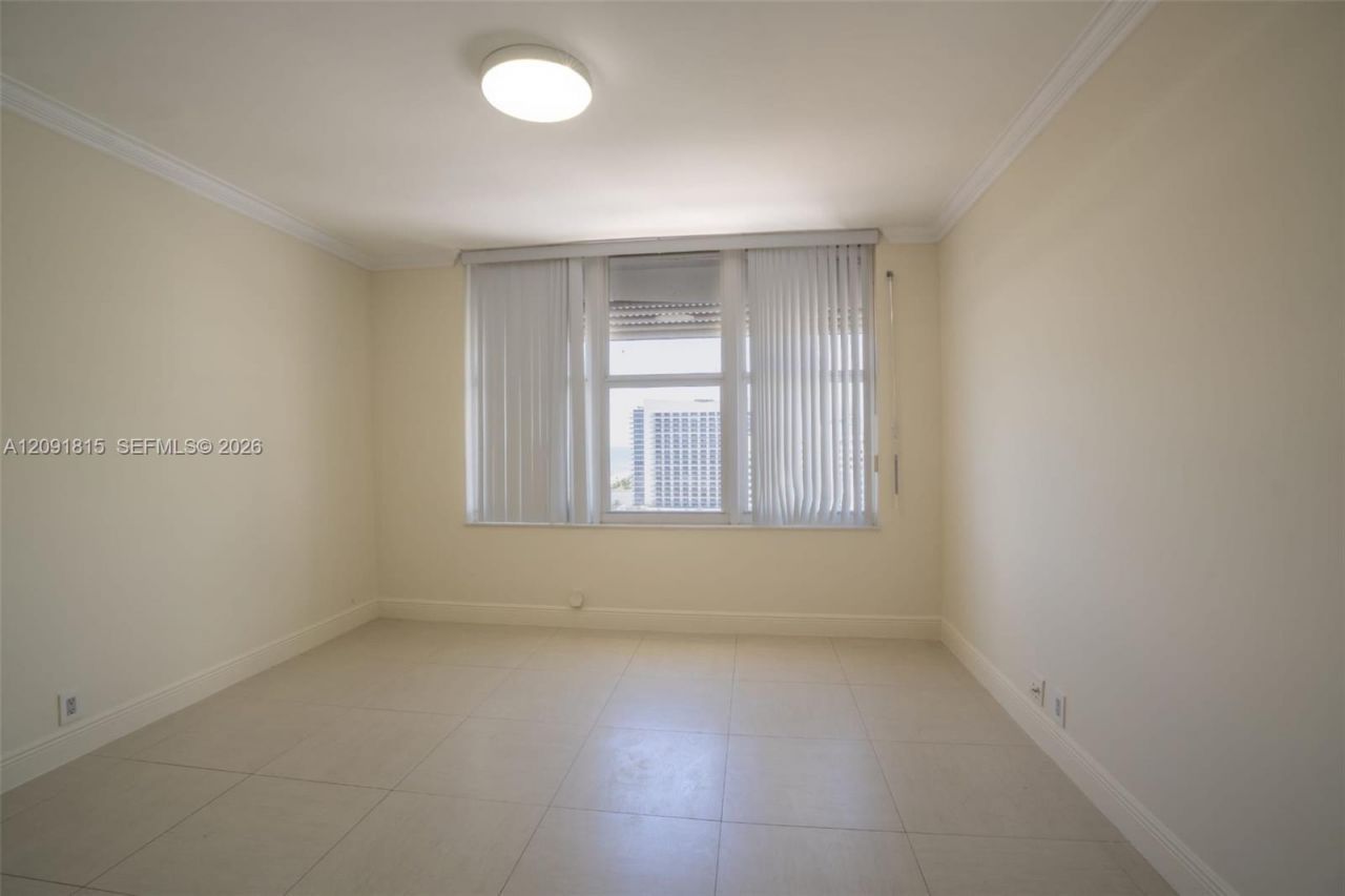 4747 Collins Ave , Unit 1510, Miami Beach, FL 33140 Photo