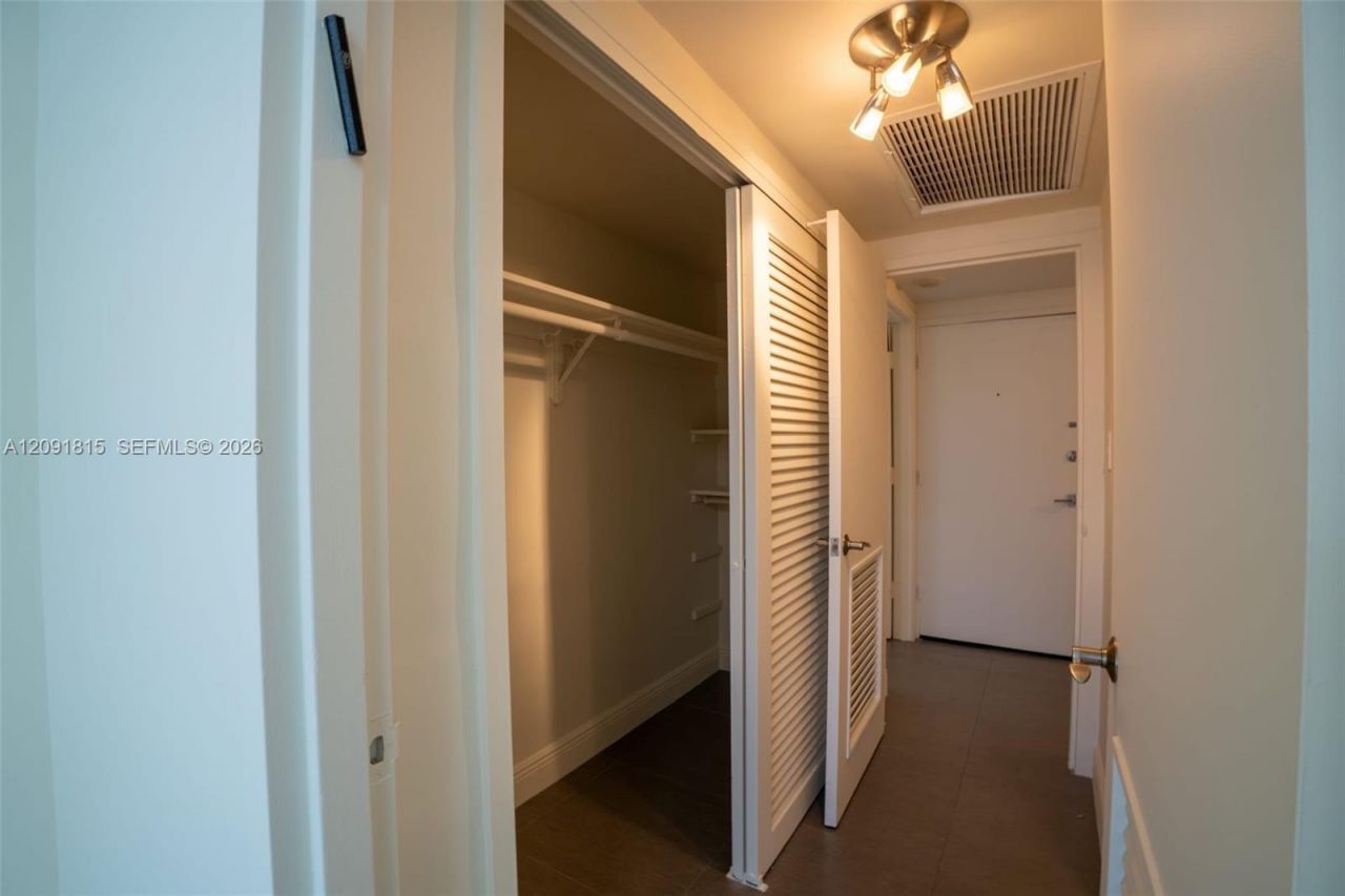 4747 Collins Ave , Unit 1510, Miami Beach, FL 33140 Photo