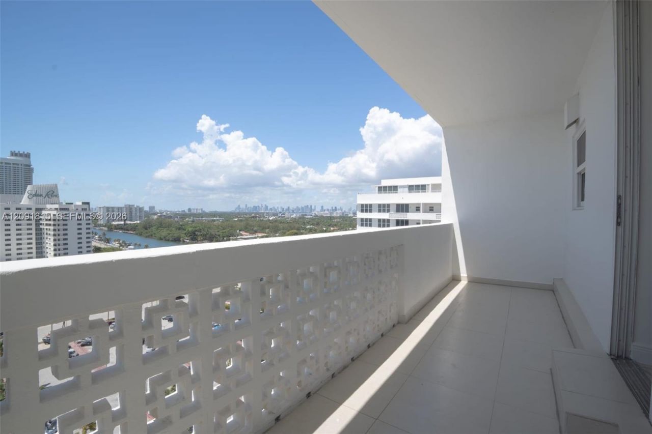 4747 Collins Ave , Unit 1510, Miami Beach, FL 33140 Photo