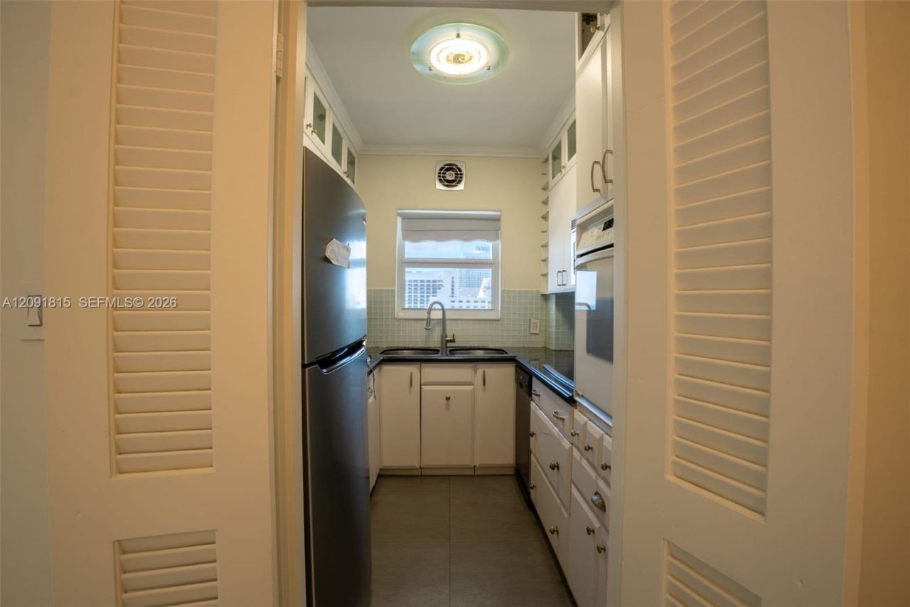 4747 Collins Ave , Unit 1510, Miami Beach, FL 33140 Photo