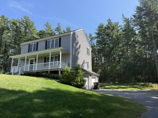 10 Shamrock Lane, Lakeville, MA 02347