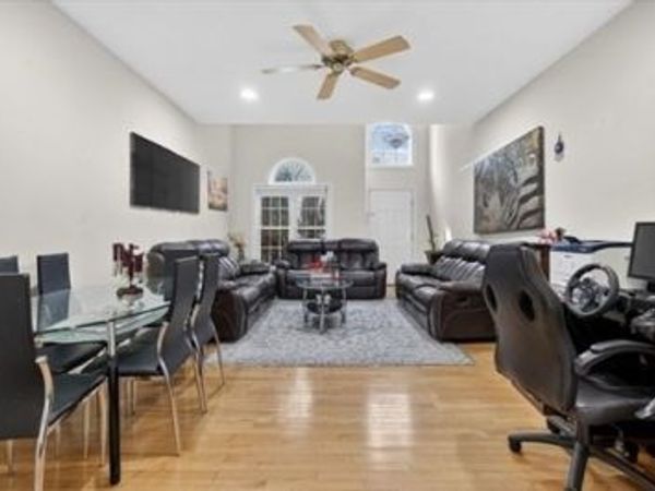 1 Knowlton Circle, Unit 1, Upton, MA 01568