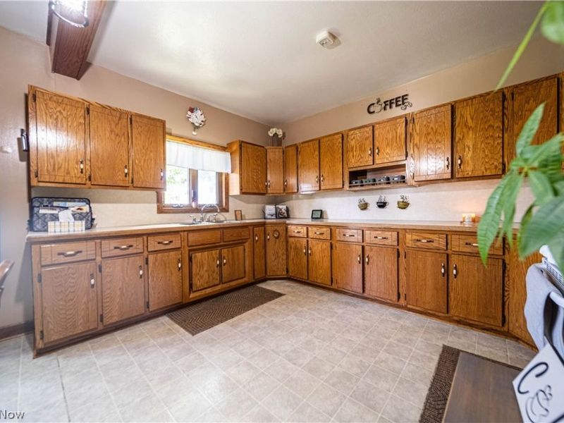 16494 Madison Road, Middlefield, OH 44062 Photo 8