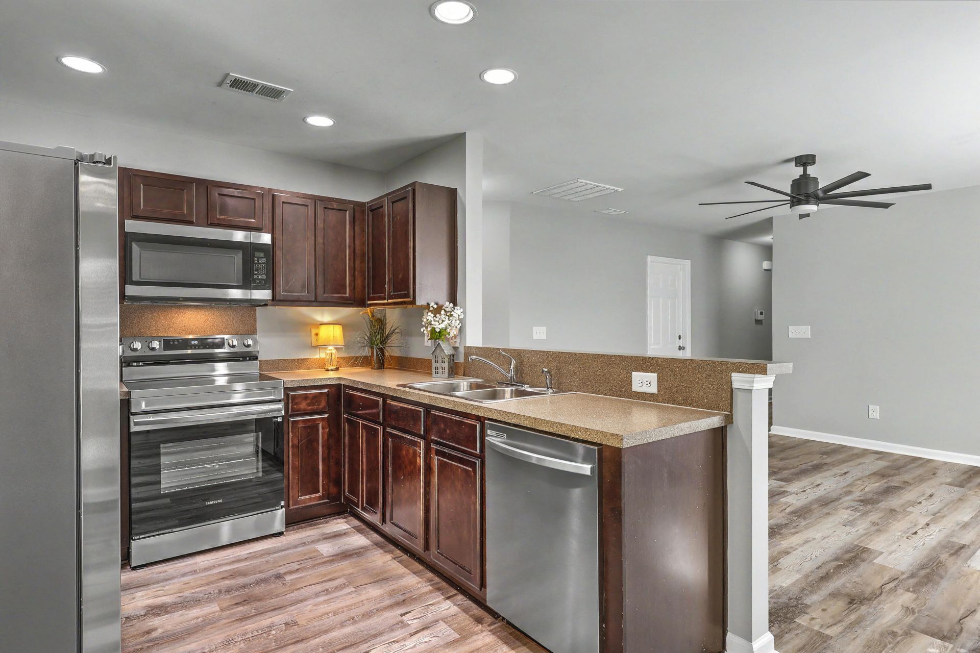 122 Brittondale Road Photo 11