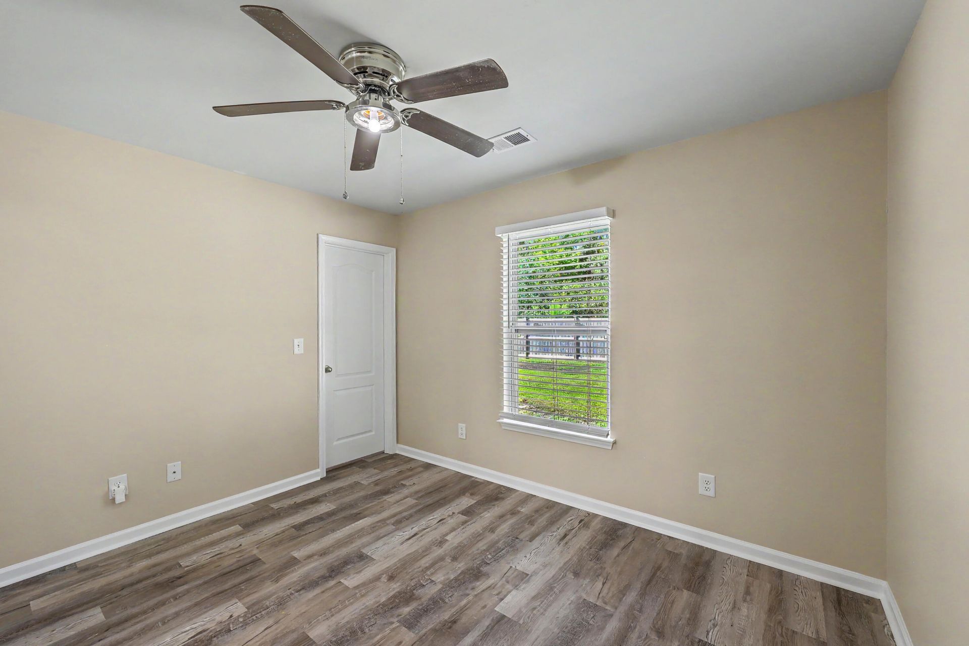 122 Brittondale Road Photo 14