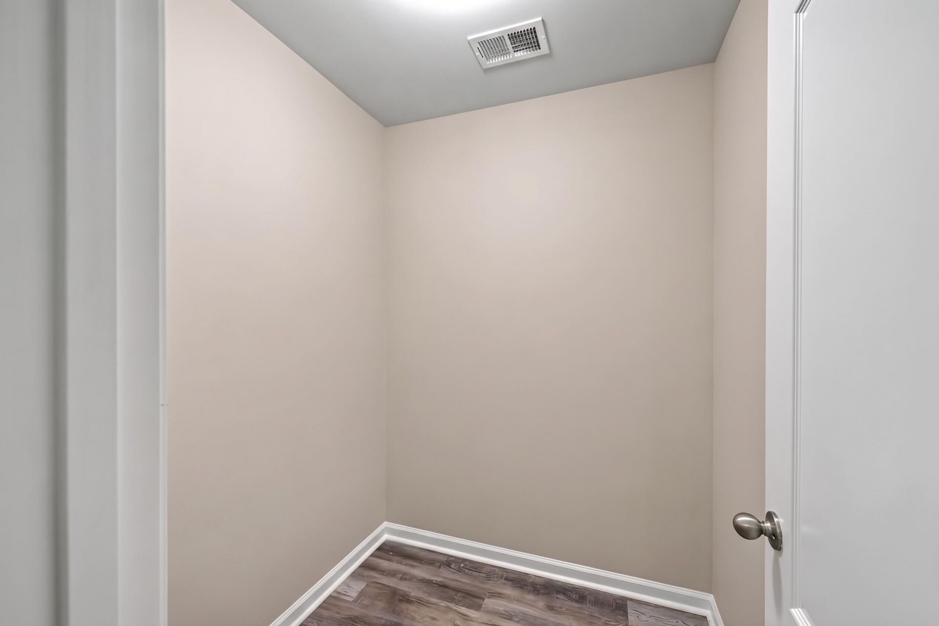 122 Brittondale Road Photo 16