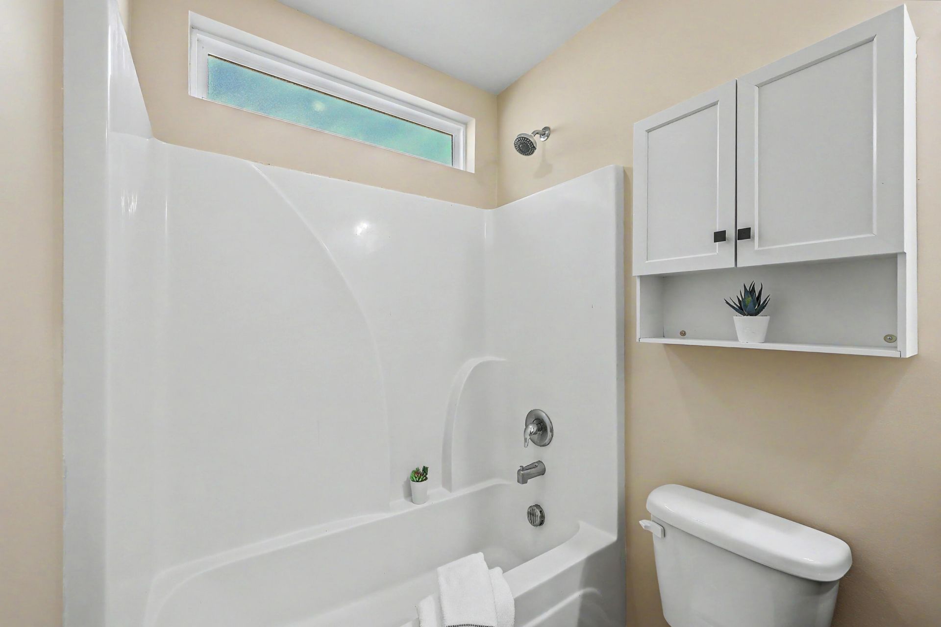 122 Brittondale Road Photo 18