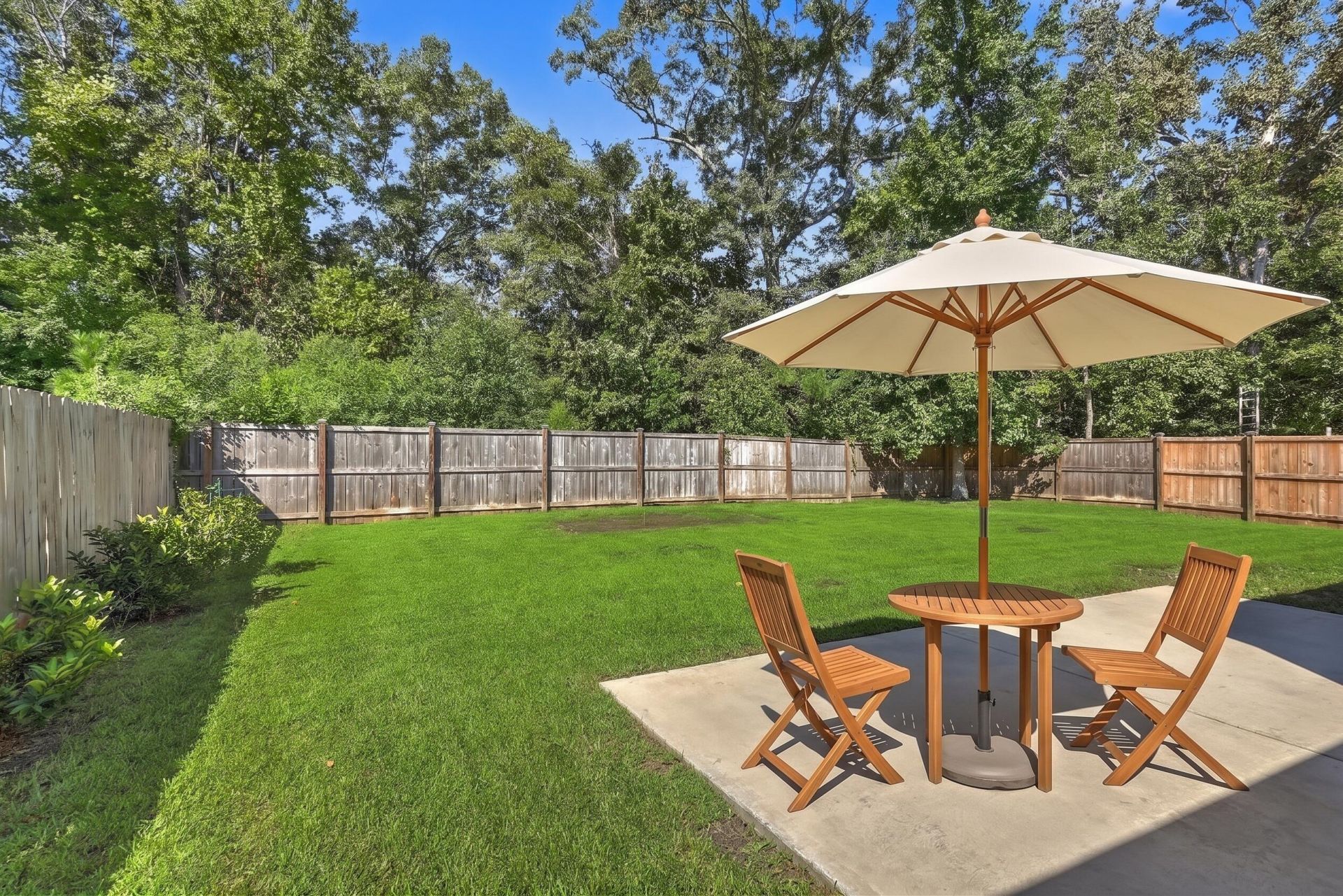 122 Brittondale Road Photo 4