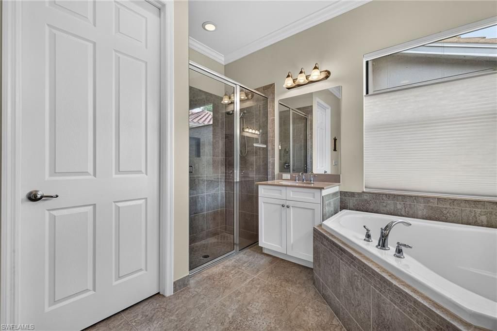3804 Columbia Ct, Naples, FL 34119 Photo
