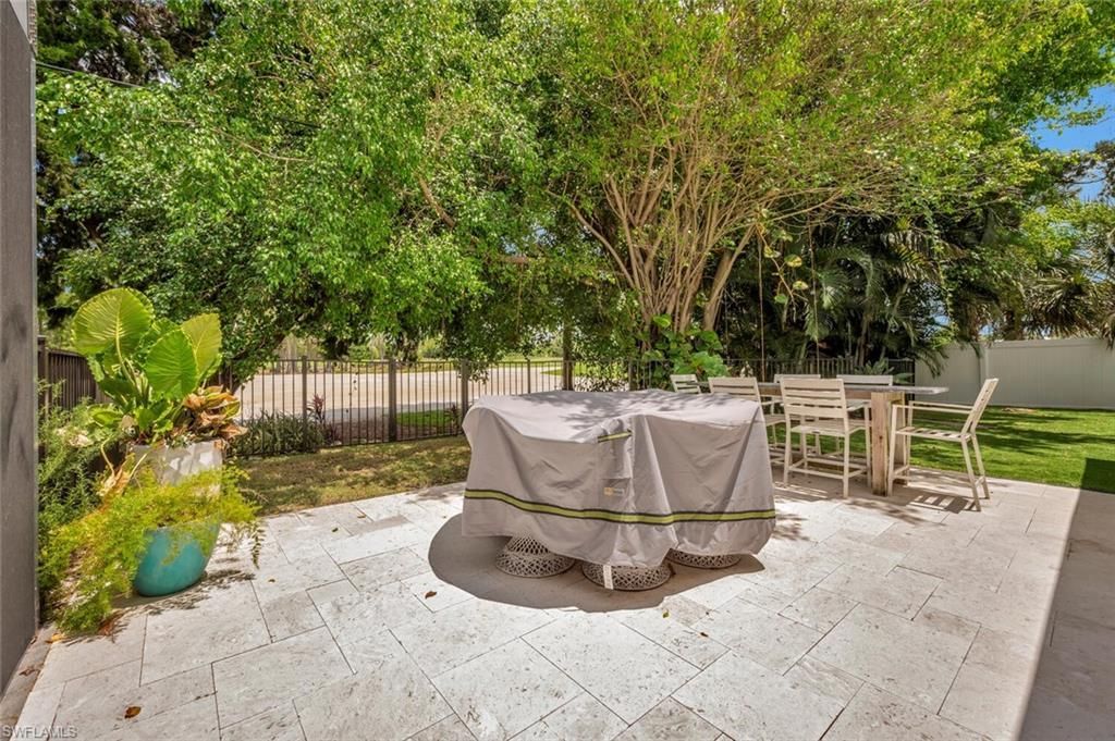 200 Burning Tree Dr , Naples, FL 34105 Photo