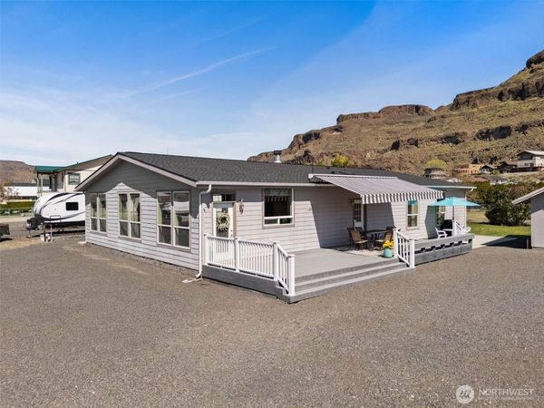 905 Hunter Ave SW, Quincy, WA 98848