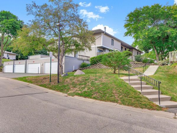 1207 Trailwood S, Hopkins, MN 55343