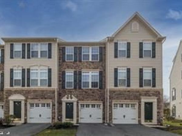1644 OAKRIDGE LANE , HELLERTOWN, PA 18055