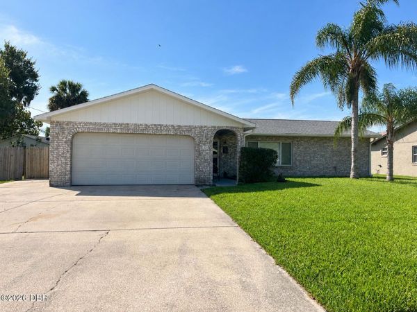 22 Laurel Oaks Circle, Ormond Beach, FL 32174
