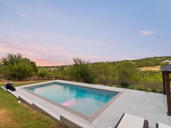 207 LODESTONE LN, Austin, TX 78738