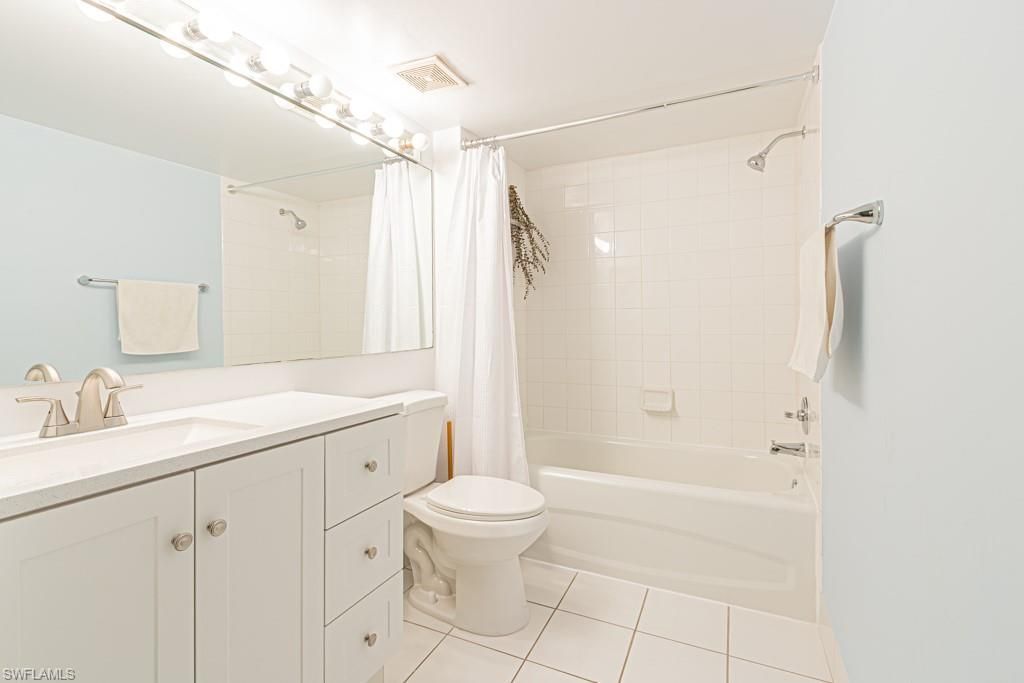 1230 Wildwood Lakes Blvd , Unit 202, Naples, FL 34104 Photo