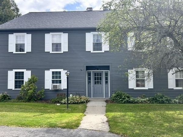 86 Twin Oaks Terrace, Unit 86, South Burlington, VT 05403