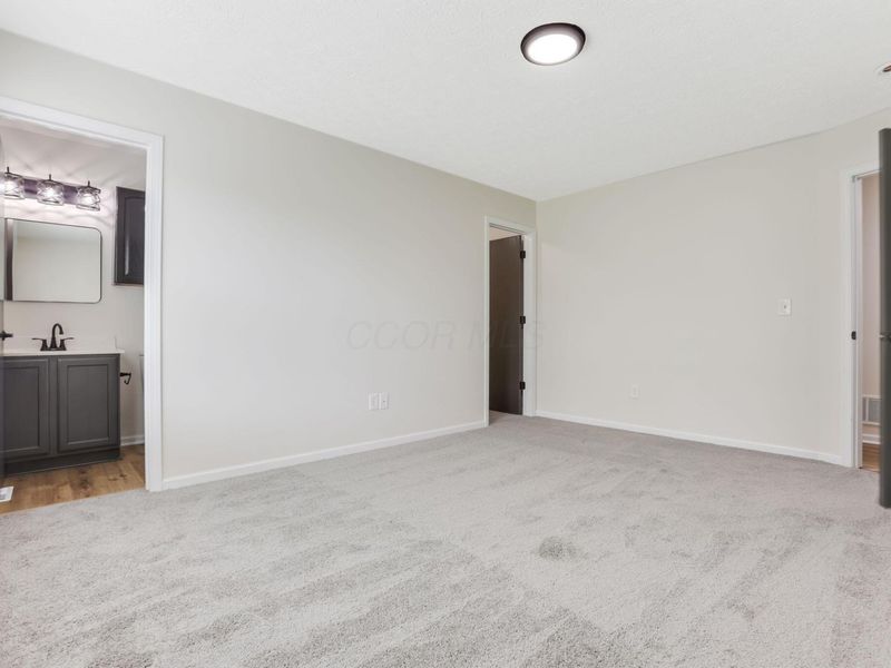 9039 Barley Loft Drive, Columbus, OH 43240 Photo 23