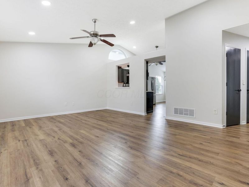 9039 Barley Loft Drive, Columbus, OH 43240 Photo 7