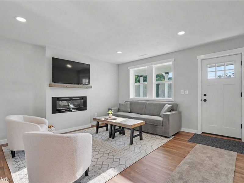 2351 Heston Drive, Lake Milton, OH 44429 Photo 6