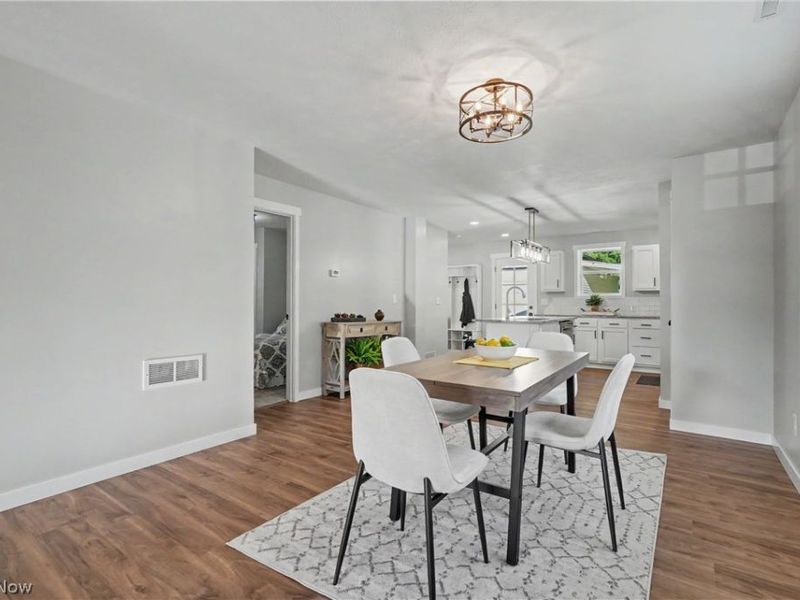 2351 Heston Drive, Lake Milton, OH 44429 Photo 8