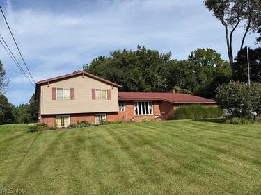 9011 Lost Trail Avenue NE, Canton, OH 44721