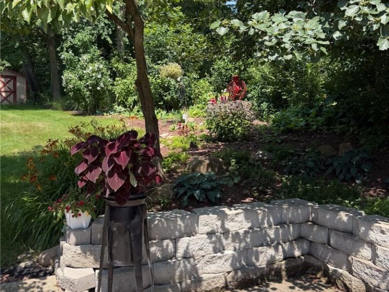 9011 Lost Trail Avenue NE, Canton, OH 44721 Photo 6